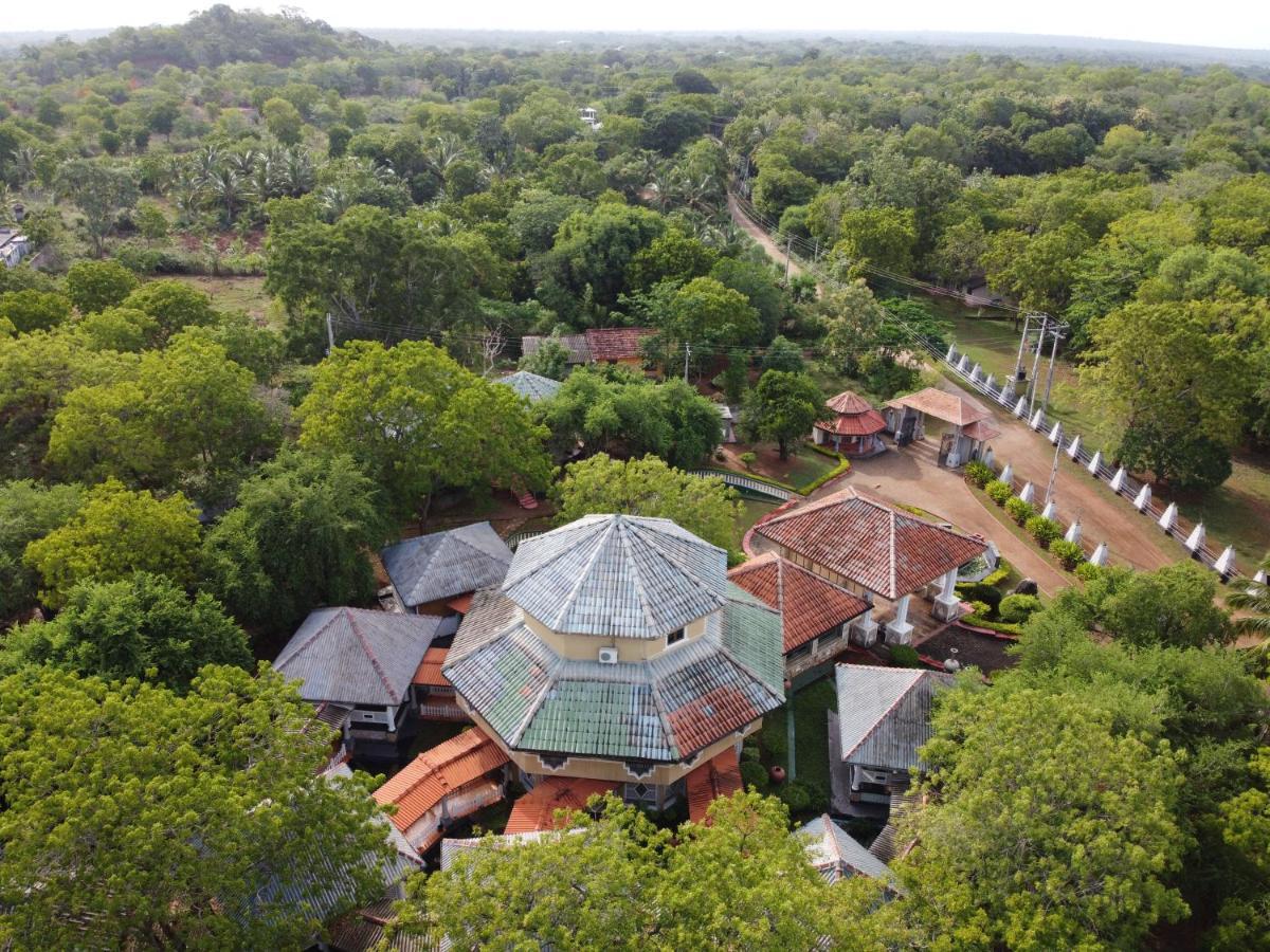 Kodigahawewa Forest Resort Tissamaharama Bagian luar foto