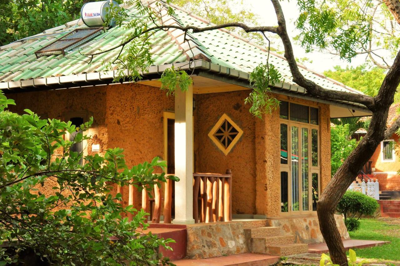 Kodigahawewa Forest Resort Tissamaharama Bagian luar foto