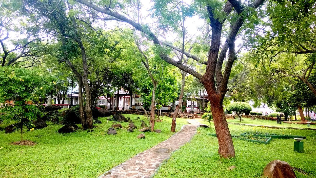 Kodigahawewa Forest Resort Tissamaharama Bagian luar foto