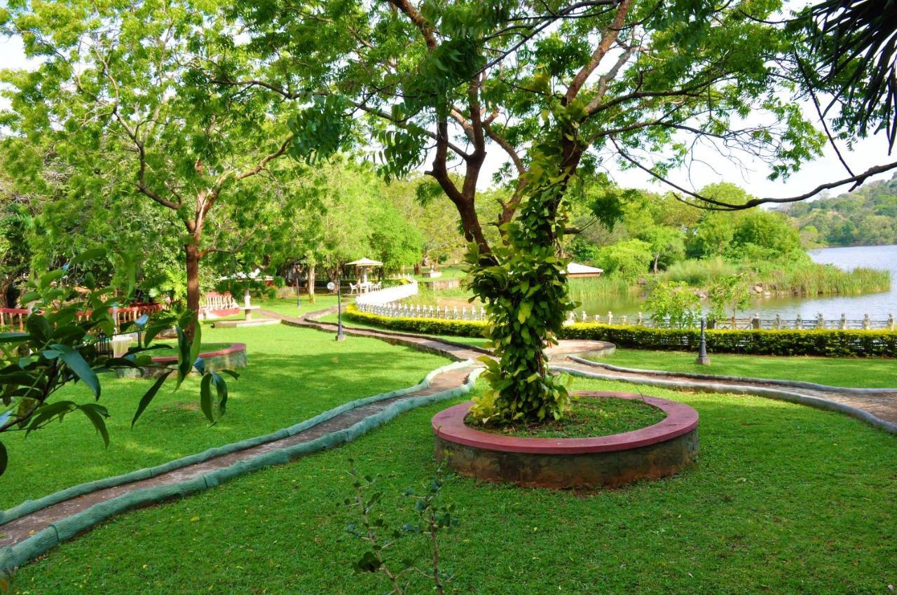 Kodigahawewa Forest Resort Tissamaharama Bagian luar foto