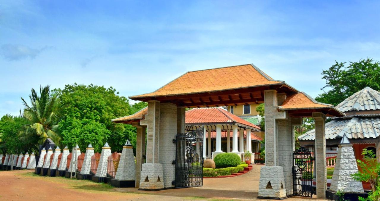 Kodigahawewa Forest Resort Tissamaharama Bagian luar foto